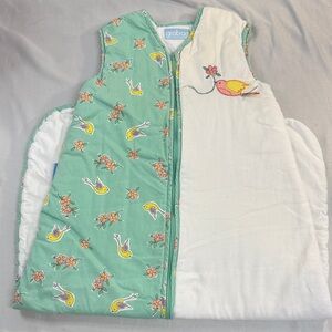 🐥 Gro Company - Grobag sleep sack - Green and White Sleep Sack with Bird Design